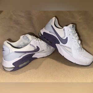 7.5 Women’s Nike Air Max Sneakers in White and Dark Purple